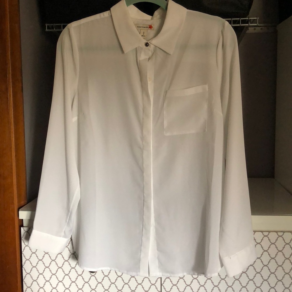 old navy white blouse white pearl button - M